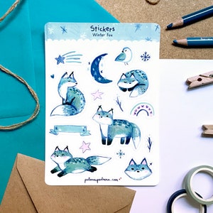 Feuille d'autocollants de renard d'hiver. A6 Résistant aux intempéries. Renard bleu.