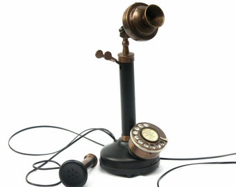 Oude retro kandelaar telefoon draaiknop thuiskantoor decor functioneel, draaiknop kandelaar telefoon/vaste telefoon