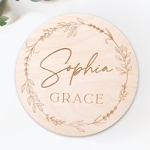 Wooden Name Sign, Round Plaque, Nursery Wall Art, Baby Shower Gift, New Mom Gift, Baby Nursery Decor