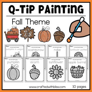 Op de afbeelding: Een Q-Tip Painting Fall Theme activiteitenset met 10 pagina's aan printbare werkbladen. De vellen tonen zwart-witte contouren van pompoenen, eikels, zonnebloemen en appels voor stippelschilderen, met tekstlabels en een illustratie van een wattenstaafje.