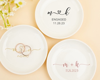 Custom Initial and Date Ring Dish,Minimalist Jewelry Dish,Wedding Trinket Dish,Gifts for Couples,Anniversary Gifts for Her,Newly Wed Gifts