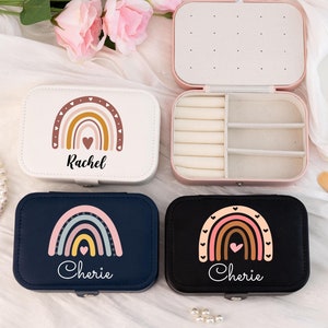 Personalisierte Schmuckschatulle mit Regenbogen, personalisierter Schmuck Organizer, Name Reise Schmuckschatulle, Reise Schmuckschatulle, Jäten Brautjungfer Geschenke für Sie