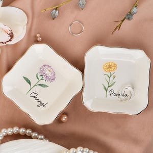 Personalised Birth Flower Ring Dish, Watercolor Flower Trinket Dish, Birthday Gift for Bestie, Wedding Bridesmaid Gift, Christmas Gifts