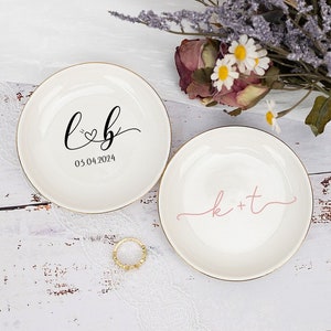 Custom Engagement Ring Dish, Initials and Date Jewelry Dish, Couples Anniversary Gifts, Wedding Gifts for Bride, Personalized Gifts for Her