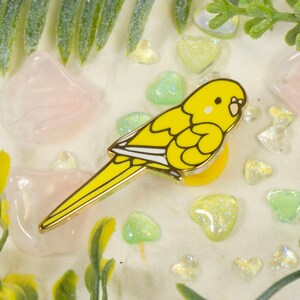 Lutino Budgie Parakeet Hard Enamel Pin, Yellow Budgerigar, Grass Parakeet