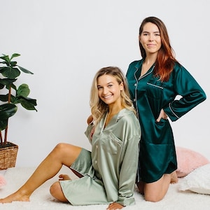 Sleep Shirts for Women Monogram Bridesmaid Pajamas Bridesmaid Pj's Button Down Shirts Bridesmaid Bride Getting Ready Outfits
