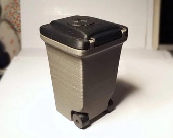 Mini Trash Can with moving wheels