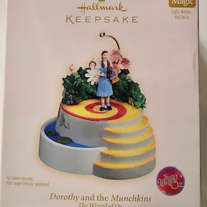 Hallmark keepsake ornament 2006 Dorothy and the Munchkins