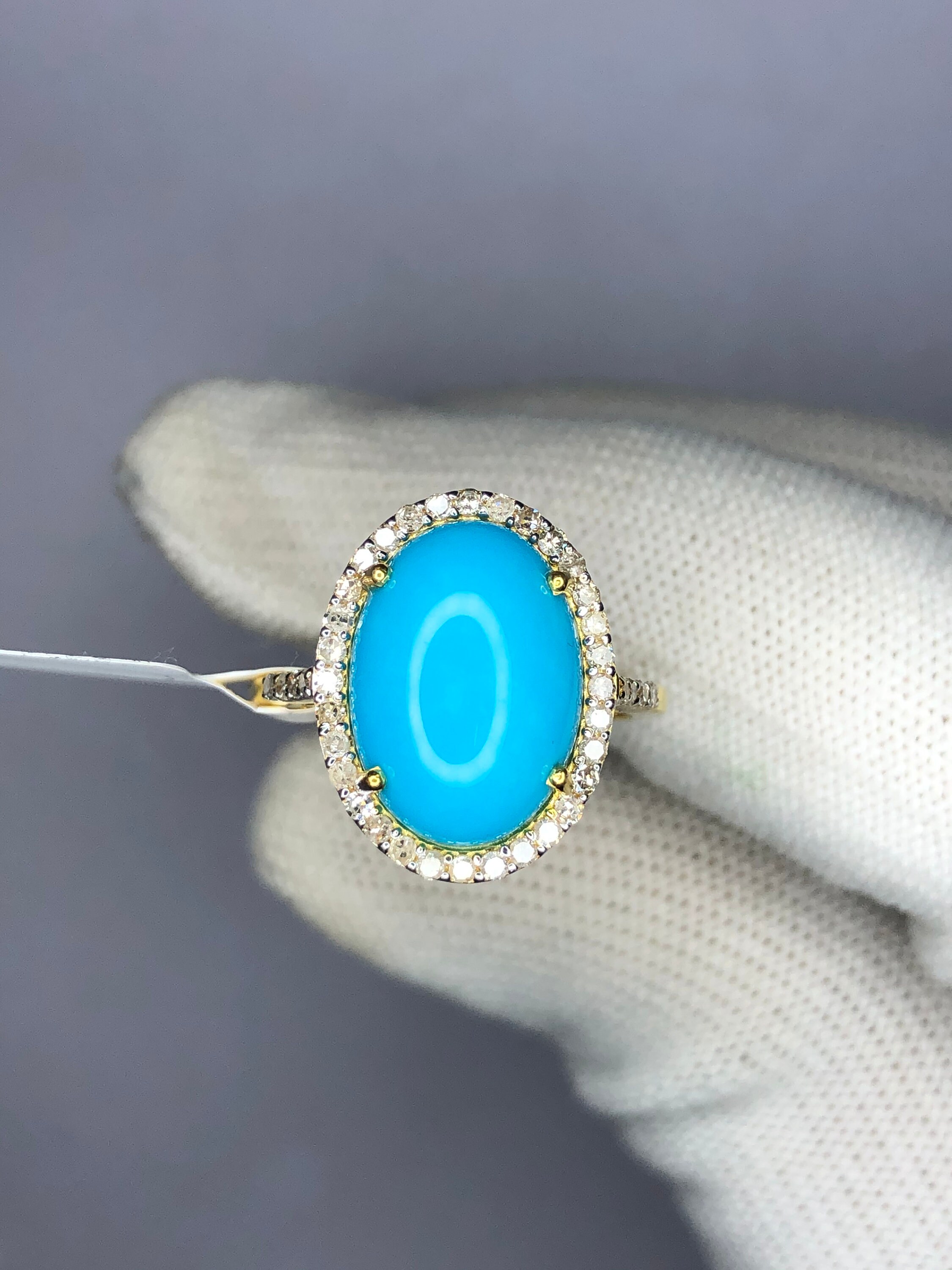Arizona Sleeping Beauty Turquoise Ring: Oval 14K Yellow Gold