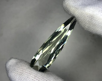 AAA Natürlicher grüner Amethyst, facettiert, birnenförmig, 14,00 ct, 37 x 10 x 6 mm | Brasilianische Mine