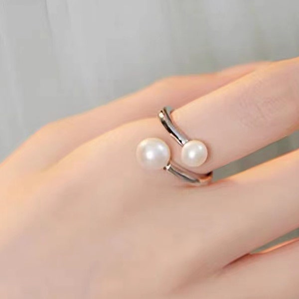 Bague ouverte en argent sterling avec perle d’eau douce, bague en perle délicate, bague empilable minimale, bague de tous les jours pour femmes, cadeau d’anniversaire pour elle