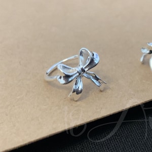 Silver Ear Cuff Bow,Non Pierced Cute Bow Ear Cuff,Silver Ear Wrap,Ear Cuffs,Knot Bow Earring,Sterling Conch Cartilage Ear Cuff, Birthday
