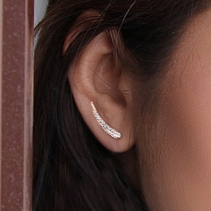 Sterling Silver Ear Climber, Hammered Ear Climber,Minimalist Stud  Earrings for Women,Ear Sweep Earrings,Dainty Ear Crawler,Gift for her