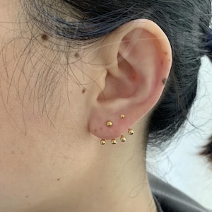 Oreille boule, Boucles d'oreilles en argent sterling, Clous d'oreilles asymétriques, Boucle d'oreille double face, Clou minimaliste, Boucle d'oreille délicate à l'avant et à l'arrière pour femme