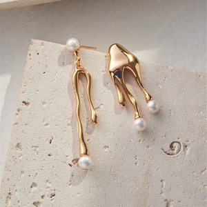 Asymmetric Sterling Silver Dripping Earrings,Modern Natural Pearl Stud Earring,Liquid Earrings,Abstract Earrings,Droplets Earrings