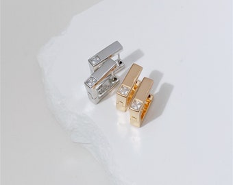 Sterling Rechteck Creolen mit CZ, Gold Oblong Ohrringe, Square Huggie Creolen, Geometrische Ohrringe, Zierliche Creolen
