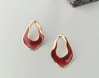 Red enamel earrings,Irregular stud earrings,Minimalist Abstract  Earrings,Wavy Hoop Earrings,Modern Art Earrings, Unique Statement Earrings