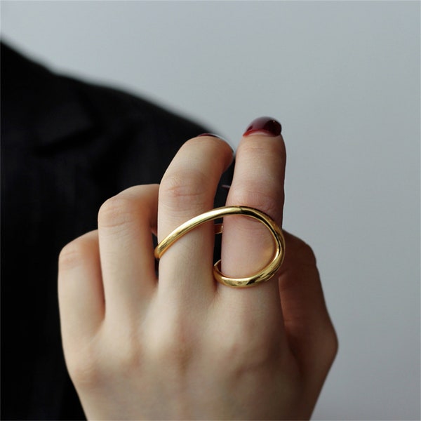 Anillo curvo abstracto, anillo de onda grande, anillo de plata de ley 925, anillo de declaración moderno, anillo arquitectónico minimalista, anillo de arte escultórico