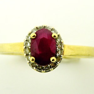 Stunning 9ct Yellow Gold Ruby & Diamond Multi Stone Cluster Ring, Size N 1.55g image 1