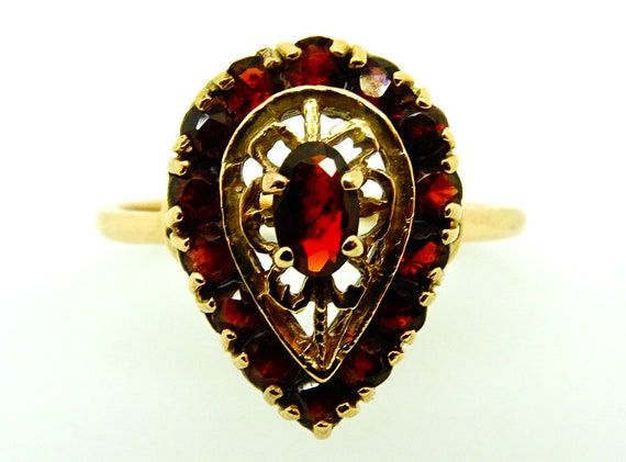 Vintage Stunning 9ct Yellow Gold Garnet Cluster C… - image 1