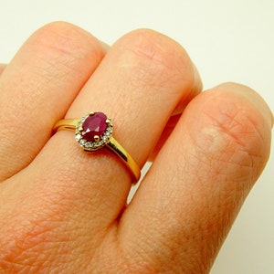 Stunning 9ct Yellow Gold Ruby & Diamond Multi Stone Cluster Ring, Size N 1.55g image 7