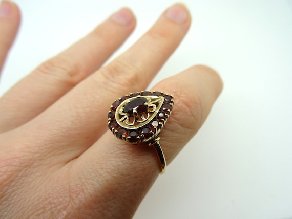 Vintage Stunning 9ct Yellow Gold Garnet Cluster C… - image 8