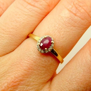Stunning 9ct Yellow Gold Ruby & Diamond Multi Stone Cluster Ring, Size N 1.55g image 8