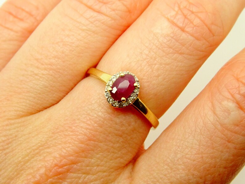Stunning 9ct Yellow Gold Ruby & Diamond Multi Stone Cluster Ring, Size N 1.55g image 8