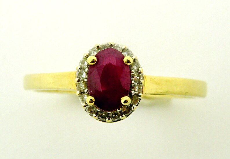 Stunning 9ct Yellow Gold Ruby & Diamond Multi Stone Cluster Ring, Size N 1.55g image 1