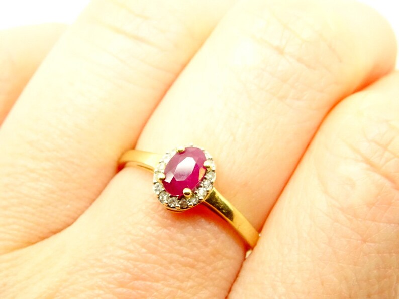 Stunning 9ct Yellow Gold Ruby & Diamond Multi Stone Cluster Ring, Size N 1.55g image 6