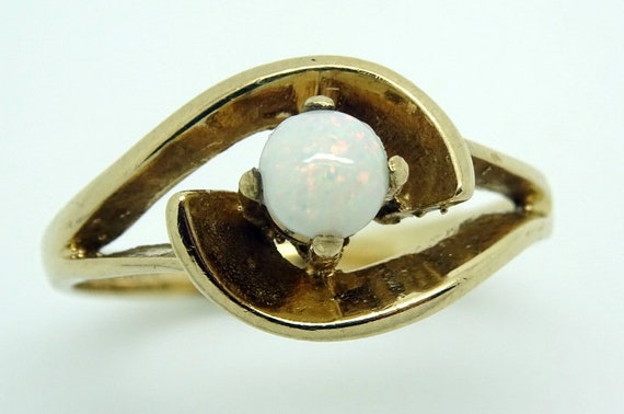 Stunning 9ct Yellow Gold Solitaire Opal Ring Uniq… - image 2
