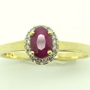 Stunning 9ct Yellow Gold Ruby & Diamond Multi Stone Cluster Ring, Size N 1.55g image 2