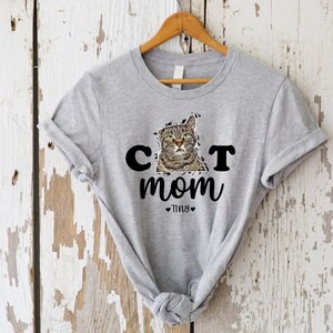 Personalized Cartoon Cat T-shirts, Dog Mom Gifts, Personalized Cat Shirt, Pet Lover, Custom Cat Mom, Custom Cat Pullover,Special Custom Gift