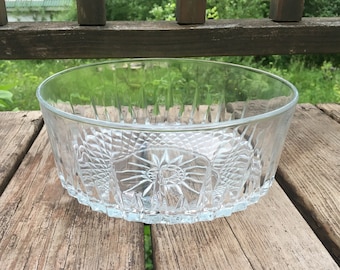 Vintage Arcoroc France Crystal Serving Bowl, Diamante Starburst Dish
