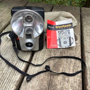 Vintage Kodak Starflash Brownie Camera, Dakon Lens