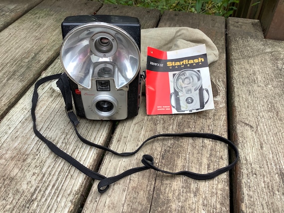 Appareil Photo Vintage Kodak Brownie Starflash – Argentique Retro – Collection