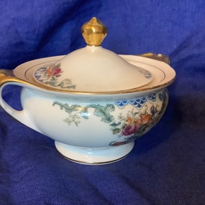Royal Bayreuth Franklin Sugar Bowl and Lid