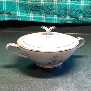 Noritake Lucille 5813 Sugar Bowl with Lid