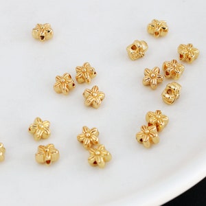 50 pcs 7mm 14K Gold Plated Beads, Flower Gold Beads, Charm Beads, Connector Beads, Gold Bead