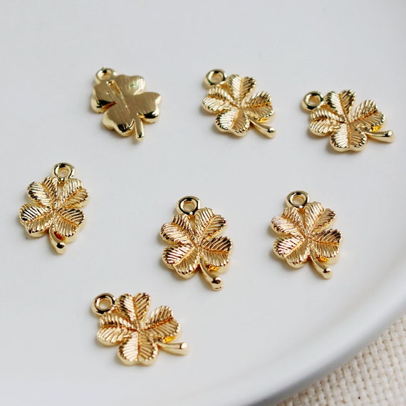 14Kゴールドメッキクローバーペンダントチャーム：12 x 18 mm、（15個
