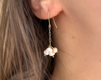 Boucles d’oreilles - acier inoxydable - perles d’eau douce - dorées - longues