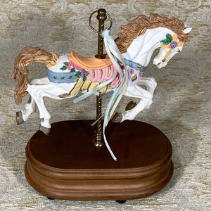 Carousel Horse Animated Music Box, Item 4