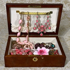 Vintage Mele Jewelry Box / Gainsborough Miss Franks
