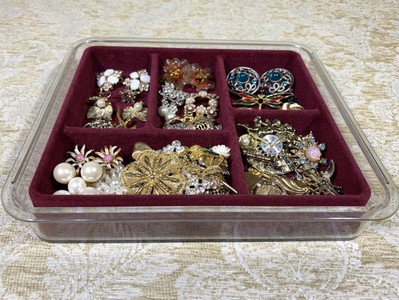 Lot of Vintage Costume Jewelry in a Jeweler’s Sho… - image 2