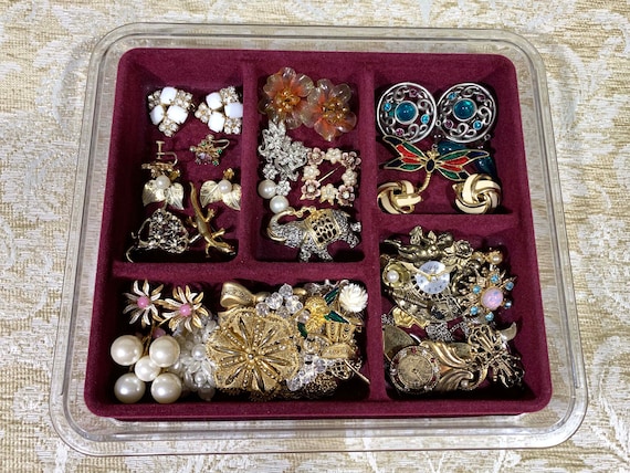 Lot of Vintage Costume Jewelry in a Jeweler’s Sho… - image 1
