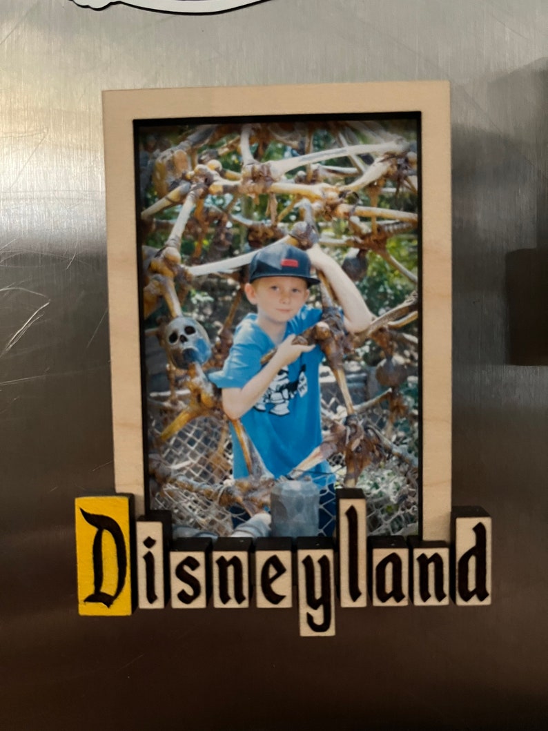 Disneyland Sign Photo Frame Magnet Vertical