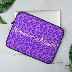Laptoptasche 12 Zoll 13 Zoll und 15 Zoll | Laptophülle und Hüllen | macbook, ipad, chromebook und surface | Frauen auf Mission | Lila