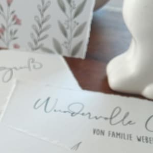 Personalisierbare Postkarte "Osterliebe" - Querformat DIN A6, verschiedene Motive | Grün/Altrosa/Weiß, mit edlem Büttenrand | Ostergrüße