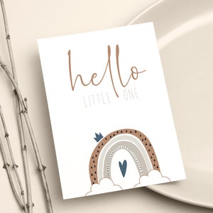 Cartolina "ciao PICCOLO" con dolce arcobaleno, ragazzo - formato DIN A6 | Marrone/Beige/Azzurro blu | Biglietto di auguri, Bambino, Nascita, Battesimo, Benvenuto