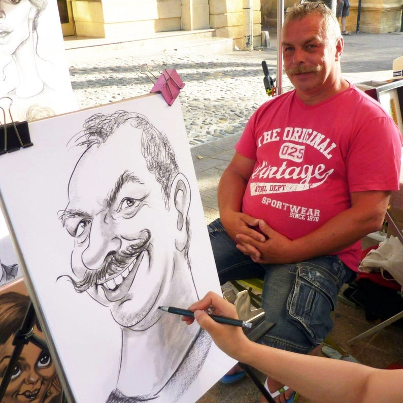 Caricature dessinée à la main à partir d'une photo,cadeau personnalisé, Cadeau fête des grandes mères, Cadeau bébé personnalisé ,souvenir image 1